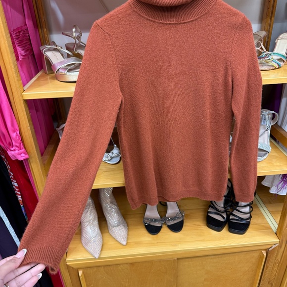 Charter Club Burnt Orange Cashmere Turtleneck Sweater Size Small - Picture 4 of 4